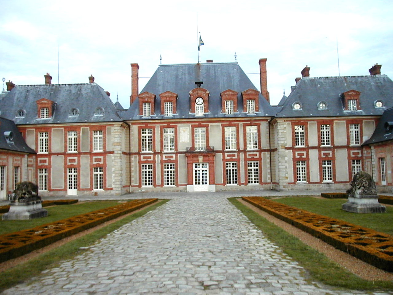 cadran fini sur vue d'ensemble château de Breteuil_1